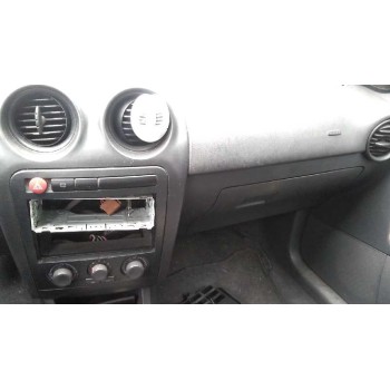 seat ibiza (6l1) del año 2002
