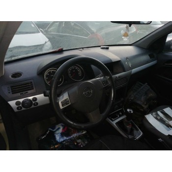 opel astra h berlina del año 2004