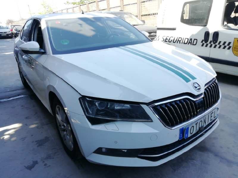 SKODA SUPERB (3V3)