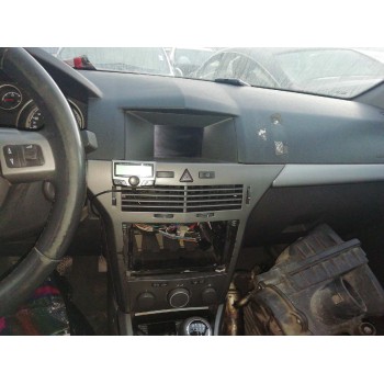 opel astra h berlina del año 2004