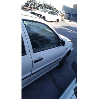 volkswagen polo berlina (6n1) del año 1997