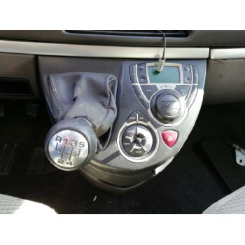 peugeot 807 del año 2003