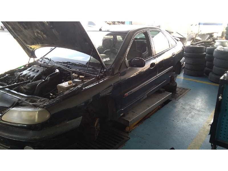 RENAULT LAGUNA (B56)