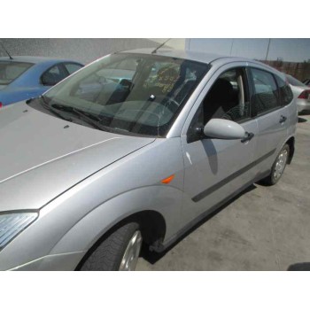 ford focus berlina (cak) del año 2000