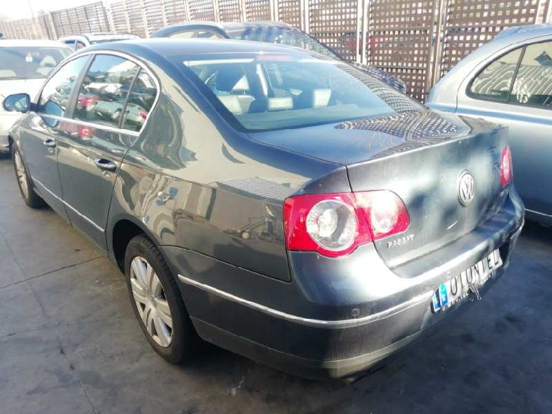 VOLKSWAGEN PASSAT BERLINA (3C2)