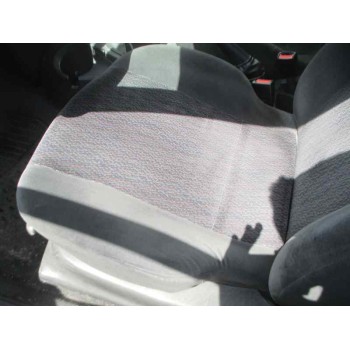 ford focus berlina (cak) del año 2000