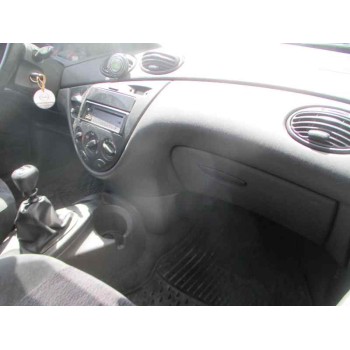 ford focus berlina (cak) del año 2000