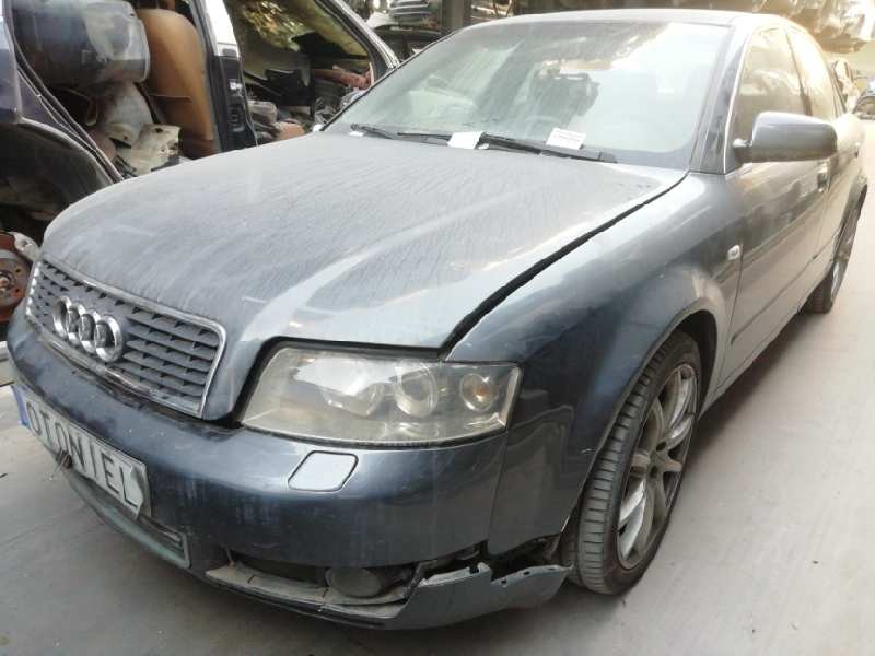 AUDI A4 BERLINA (8E)