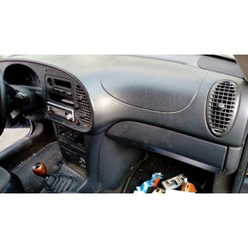 saab 900 berlina del año 1994