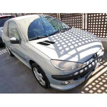 peugeot 206 berlina del año 2001
