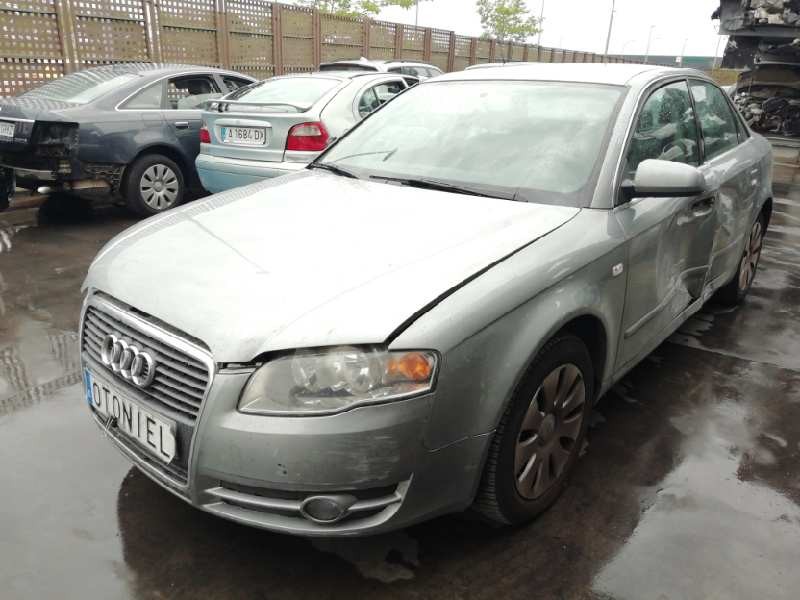 AUDI A4 BERLINA (8E)
