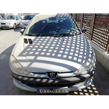 peugeot 206 berlina del año 2001