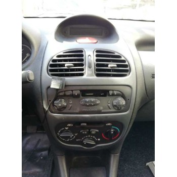 peugeot 206 berlina del año 2001