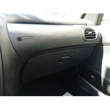 peugeot 206 berlina del año 2001