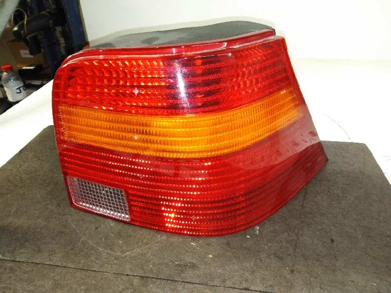 Recambio de piloto trasero derecho para volkswagen golf iv berlina (1j1) básico referencia OEM IAM   