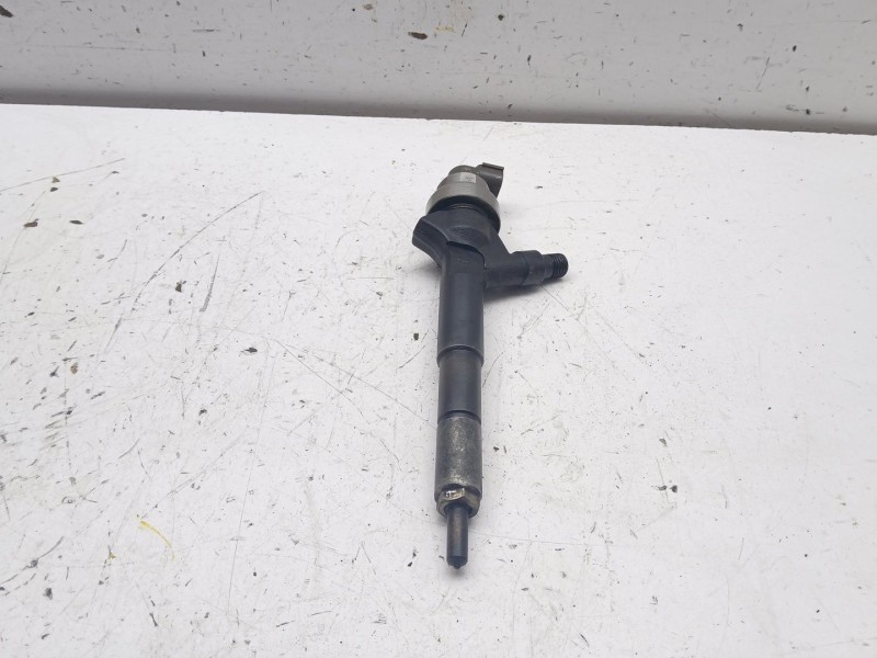 Recambio de inyector para opel zafira b essentia referencia OEM IAM 973762703  