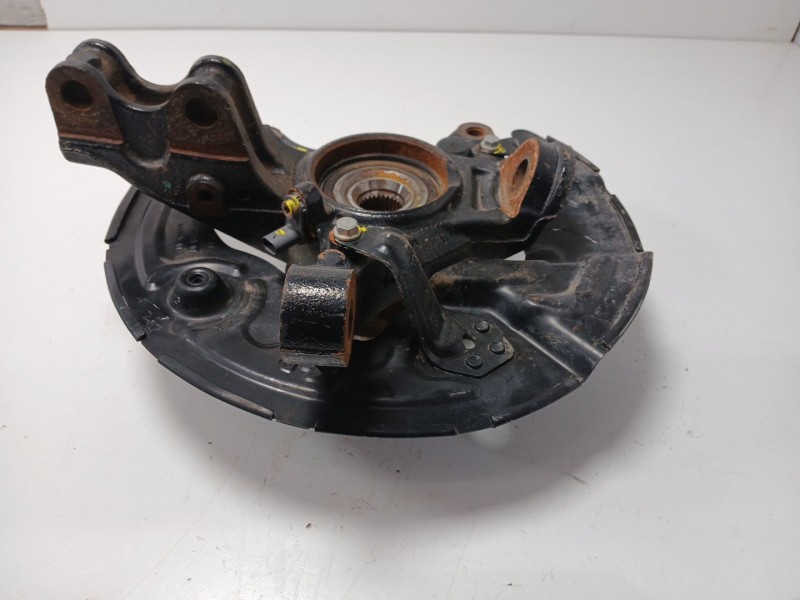 Recambio de mangueta delantera izquierda para peugeot 3008 iii hybrid motor hn09 referencia OEM IAM   