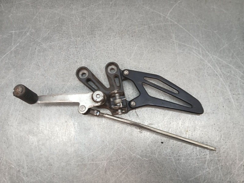 Recambio de estribo para yamaha r7 referencia OEM IAM   