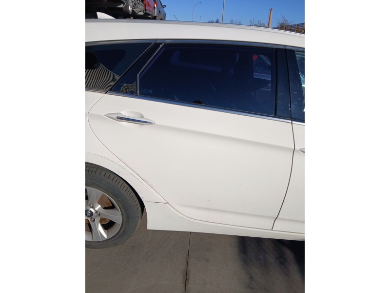 Recambio de puerta trasera derecha para hyundai i40 i cw (vf) 1.7 crdi referencia OEM IAM 770043Z000  