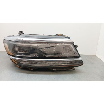 FARO DERECHO 5NB941082D325 humedad y tierra por dentro DAÑADO