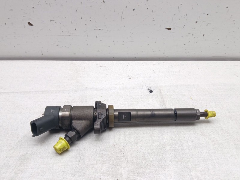 Recambio de inyector para ford focus c-max (dm2) 1.6 tdci referencia OEM IAM 0445110188  