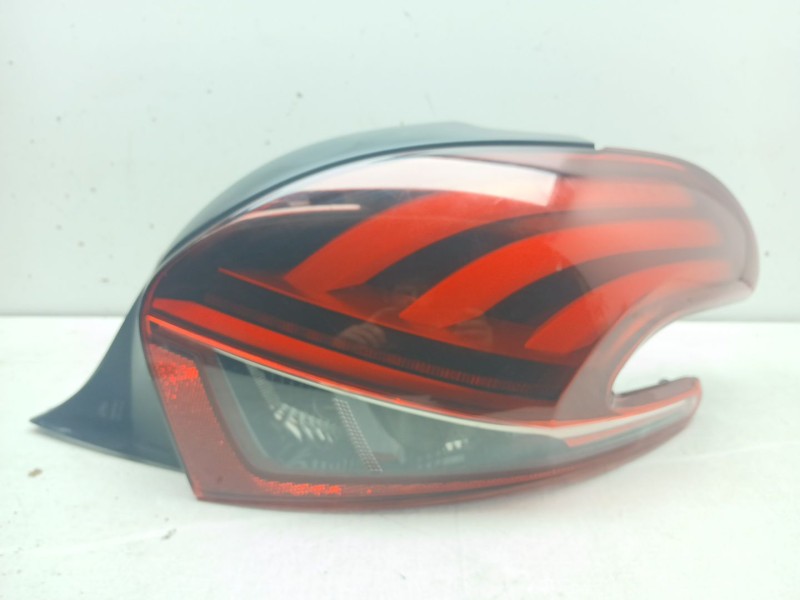 Recambio de piloto trasero derecho para peugeot 208 i (ca_, cc_) 1.2 vti 82 referencia OEM IAM 9825601180  