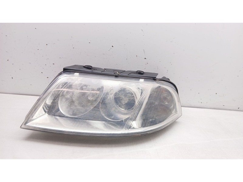 Recambio de faro izquierdo para volkswagen passat b5.5 variant (3b6) 1.9 tdi 4motion referencia OEM IAM 3b0941015an 1el00835001 