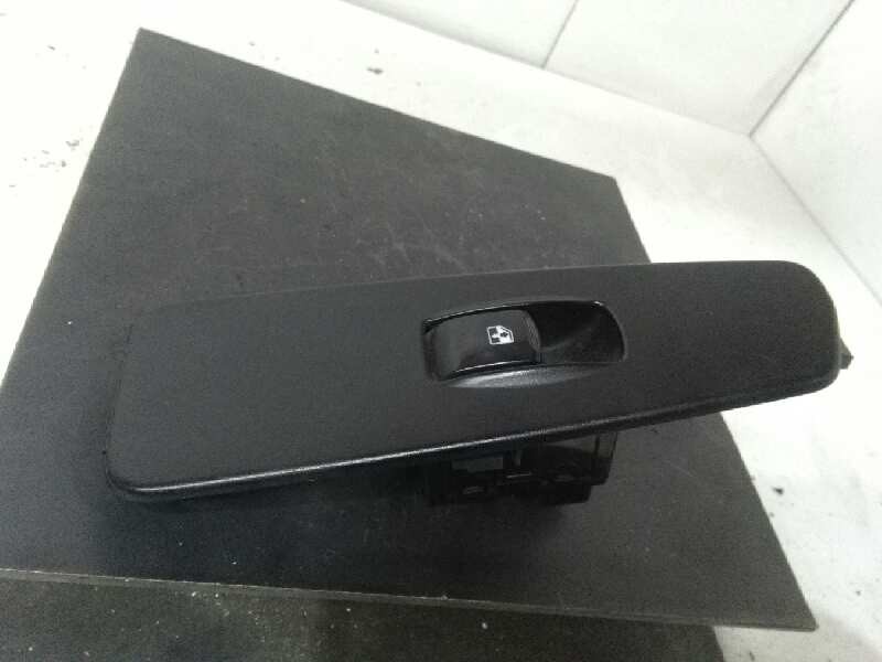 Recambio de mando elevalunas trasero izquierdo para ssangyong rexton 2.7 turbodiesel cat referencia OEM IAM   