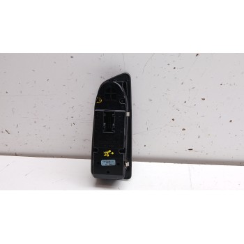 Recambio de mando elevalunas delantero izquierdo para bmw 1 (e87) 116 i referencia OEM IAM 697020601  