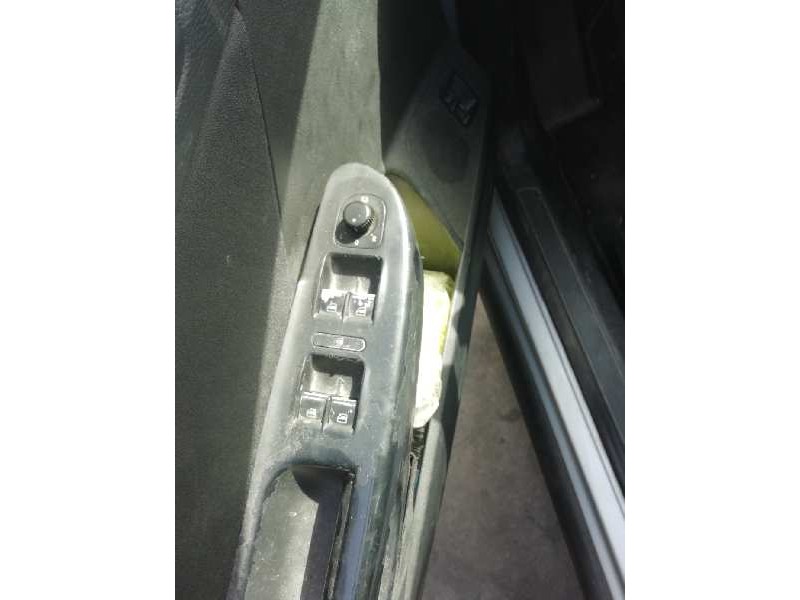 Recambio de mando elevalunas delantero izquierdo para volkswagen passat berlina (3c2) advance referencia OEM IAM 1K4959857 4 TEC