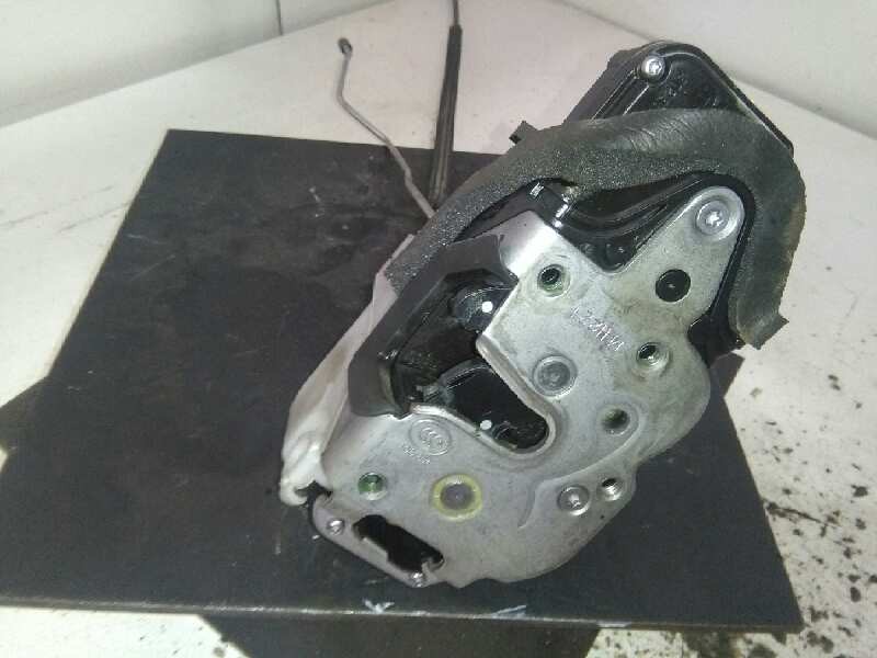 Recambio de cerradura puerta delantera derecha para opel zafira tourer 2.0 cdti referencia OEM IAM 13579523  5 PINS