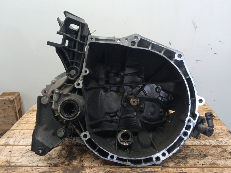 Recambio de caja cambios para peugeot 208 i (ca_, cc_) 1.2 vti 82 referencia OEM IAM 20CR15  