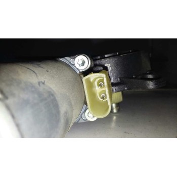 Recambio de motor elevalunas delantero derecho para ford fiesta (cbk) ambiente referencia OEM IAM 0130821939  2 PINS