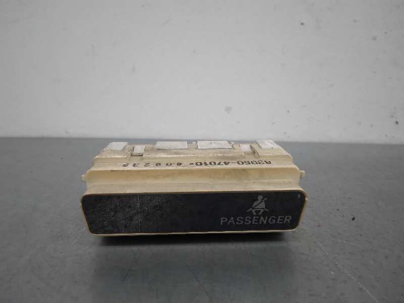 Recambio de display para toyota prius (nhw20) basis referencia OEM IAM 8395047010 PANTALLA MULTIFUNCION 