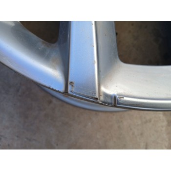 Recambio de llanta para jeep avenger (j2) referencia OEM IAM 6.5JX17 H2 ET32 52197382 17 PULGADAS