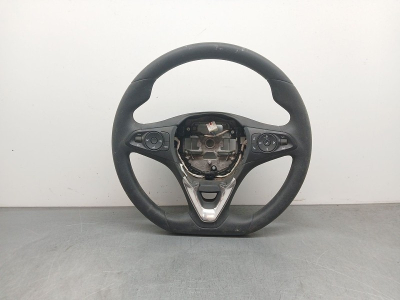Recambio de volante para opel corsa f edition referencia OEM IAM 39196698  
