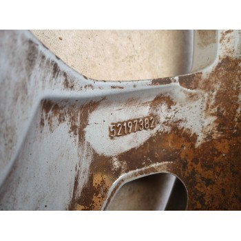 Recambio de llanta para jeep avenger (j2) referencia OEM IAM 6.5JX17 H2 ET32 52197382 17 PULGADAS