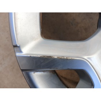 Recambio de llanta para jeep avenger (j2) referencia OEM IAM 6.5JX17 H2 ET32 52197382 17 PULGADAS