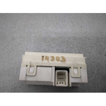 Recambio de display para toyota prius (nhw20) basis referencia OEM IAM 8395047010 PANTALLA MULTIFUNCION 