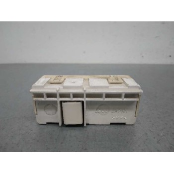 Recambio de display para toyota prius (nhw20) basis referencia OEM IAM 8395047010 PANTALLA MULTIFUNCION 