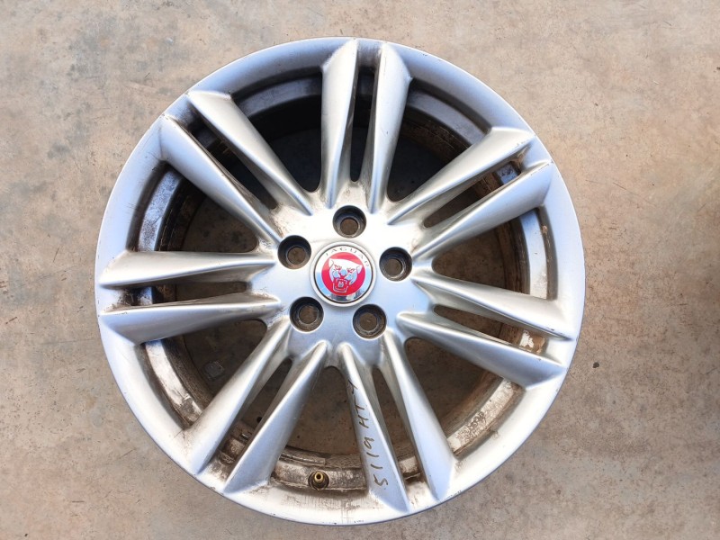 Recambio de llanta para jaguar xf i (x250) 2.2 d referencia OEM IAM 71/2JX17 ET 49  