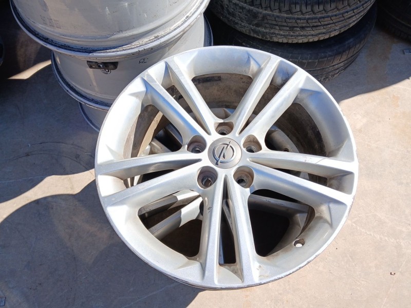 Recambio de llanta para opel insignia berlina edition referencia OEM IAM 8JX18 H2 IS42 X1 03UYD