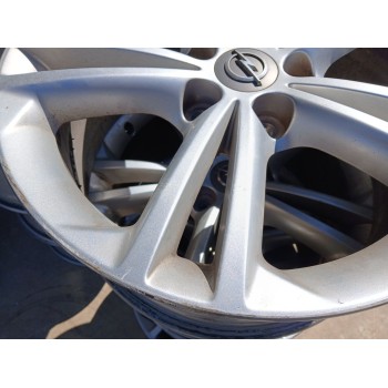 Recambio de llanta para opel insignia berlina edition referencia OEM IAM 8JX18 H2 IS42 X1 03UYD