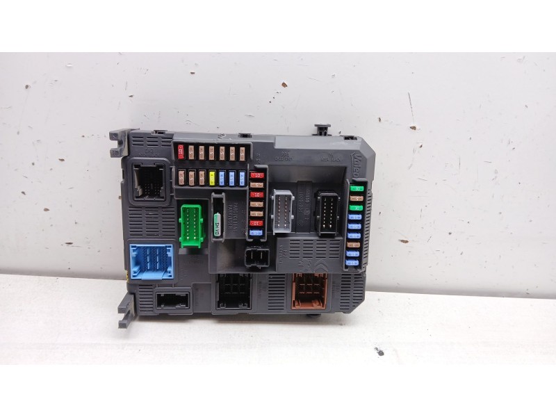 Recambio de centralita bsi para peugeot 208 style referencia OEM IAM 9807531680  