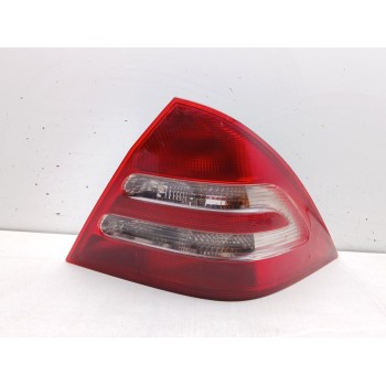 Recambio de piloto trasero derecho para mercedes-benz clase c (w203) c 180 kompressor (203.046) referencia OEM IAM a2038200264 2