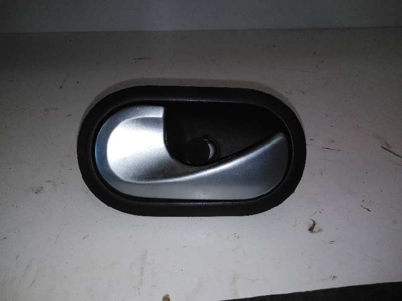 Recambio de maneta interior trasera izquierda para renault clio iii expression referencia OEM IAM   