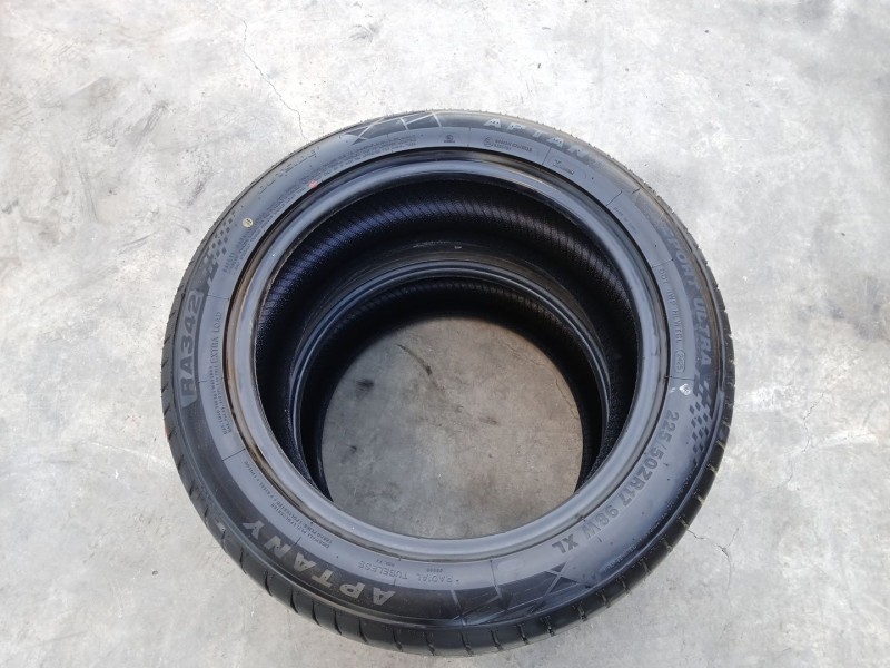 Recambio de neumatico para skoda yeti (5l) 2.0 tdi referencia OEM IAM 225-50-17 98W x2 APTANY 2025