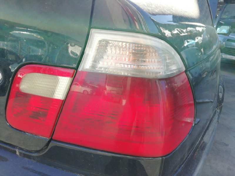 Recambio de piloto trasero derecho para bmw serie 3 berlina (e46) 318i referencia OEM IAM 8383822 UNA GRIETA 