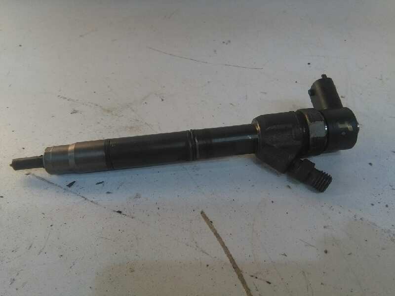 Recambio de inyector para hyundai i40 1.7 crdi cat referencia OEM IAM 338002A800  