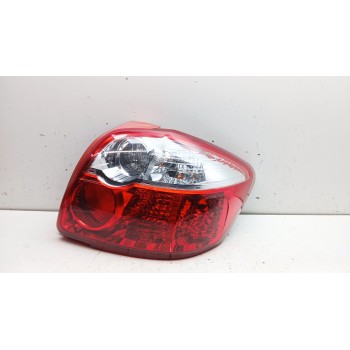 PILOTO TRASERO DERECHO 8155102380 8155002550 